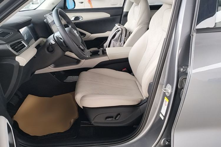 Used BYD Yuan UP 2025 Intelligent Driving Version 401 km Leading Edition Left Front Seat