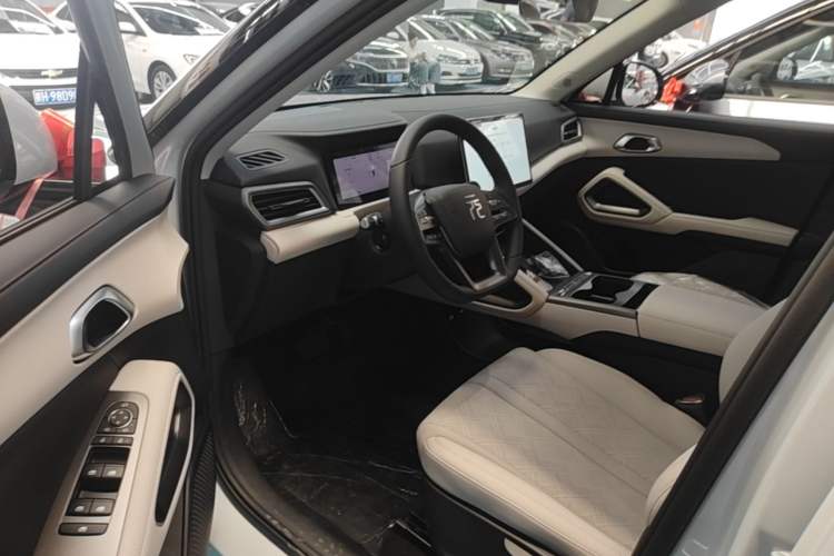 Used BYD Yuan UP 2025 Intelligent Driving Version 401 KM Dynamic Edition Left Front Seat