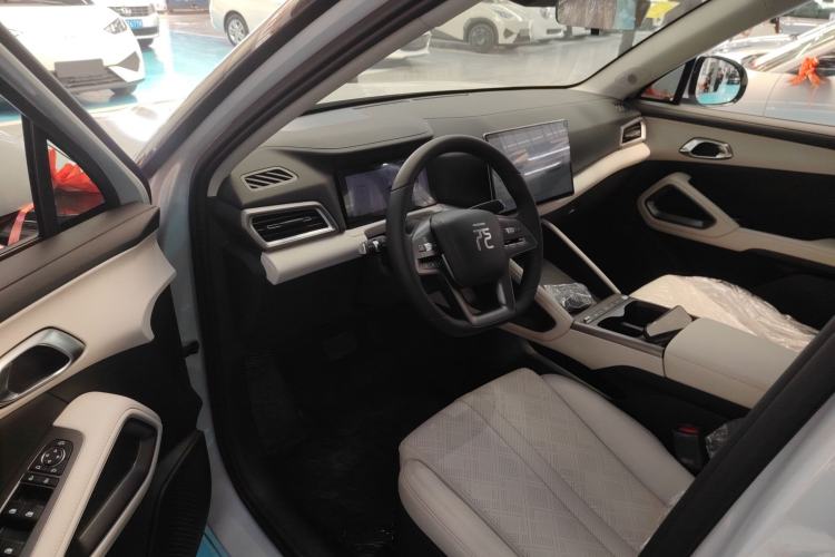 Used BYD Yuan UP 2025 Intelligent Driving Version 401 KM Dynamic Edition Left Front Seat