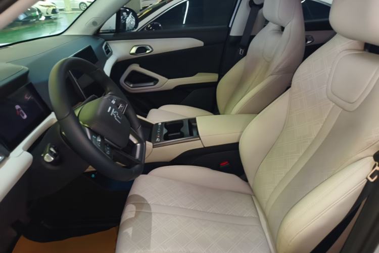 Used BYD Yuan UP 2025 Intelligent Driving Version 401 KM Dynamic Edition Left Front Seat
