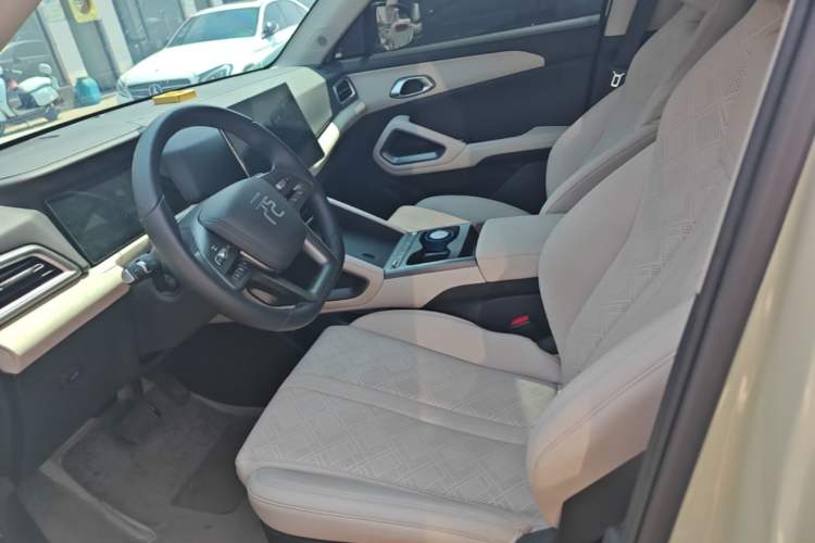 Used BYD Yuan UP 2025 Intelligent Driving Version 401 KM Dynamic Edition Left Front Seat
