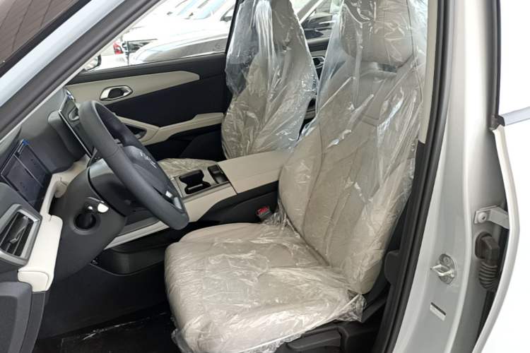 Used BYD Yuan UP 2025 Model 301KM Leading Version Left Front Seat