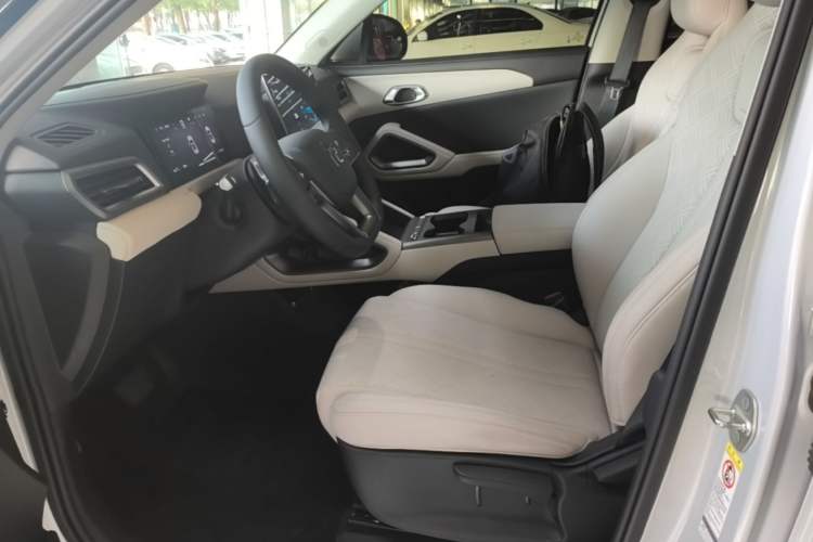 Used BYD Yuan UP 2025 Intelligent Driving Version 401 KM Dynamic Edition Left Front Seat