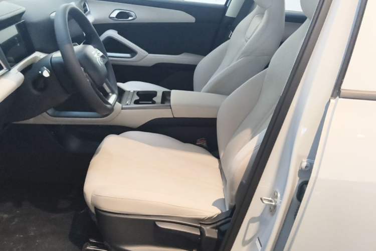 Used BYD Yuan UP 2025 Model 301KM Leading Version Left Front Seat