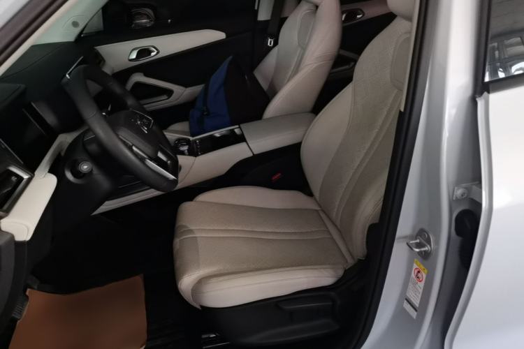 Used BYD Yuan UP 2025 Intelligent Driving Version 401 KM Dynamic Edition Left Front Seat