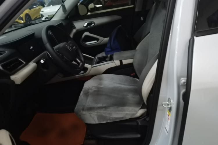 Used BYD Yuan UP 2025 Intelligent Driving Version 401 KM Dynamic Edition Left Front Seat