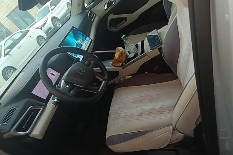 Used BYD Yuan UP 2025 Intelligent Driving Version 401 KM Dynamic Edition Left Front Seat