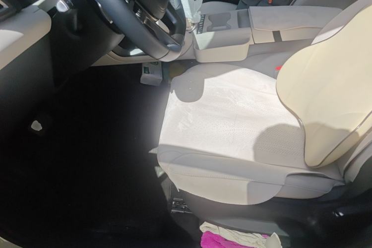 Used BYD Yuan UP 2025 Intelligent Driving Version 401 KM Dynamic Edition Left Front Seat
