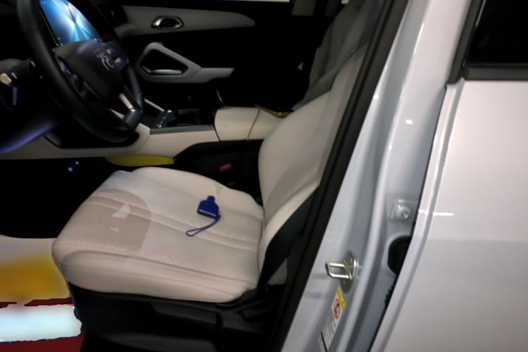 Used BYD Yuan UP 2025 Intelligent Driving Version 401 KM Dynamic Edition Left Front Seat