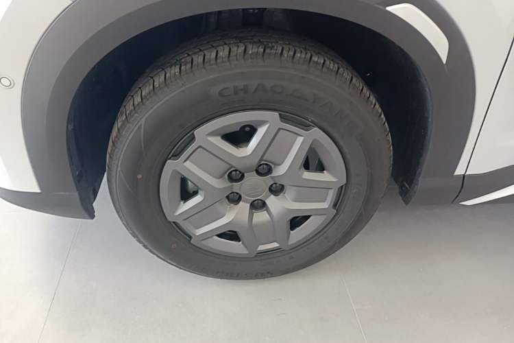 Used BYD Yuan UP 2025 Intelligent Driving Version 401 KM Dynamic Edition Left Front Wheel Hub