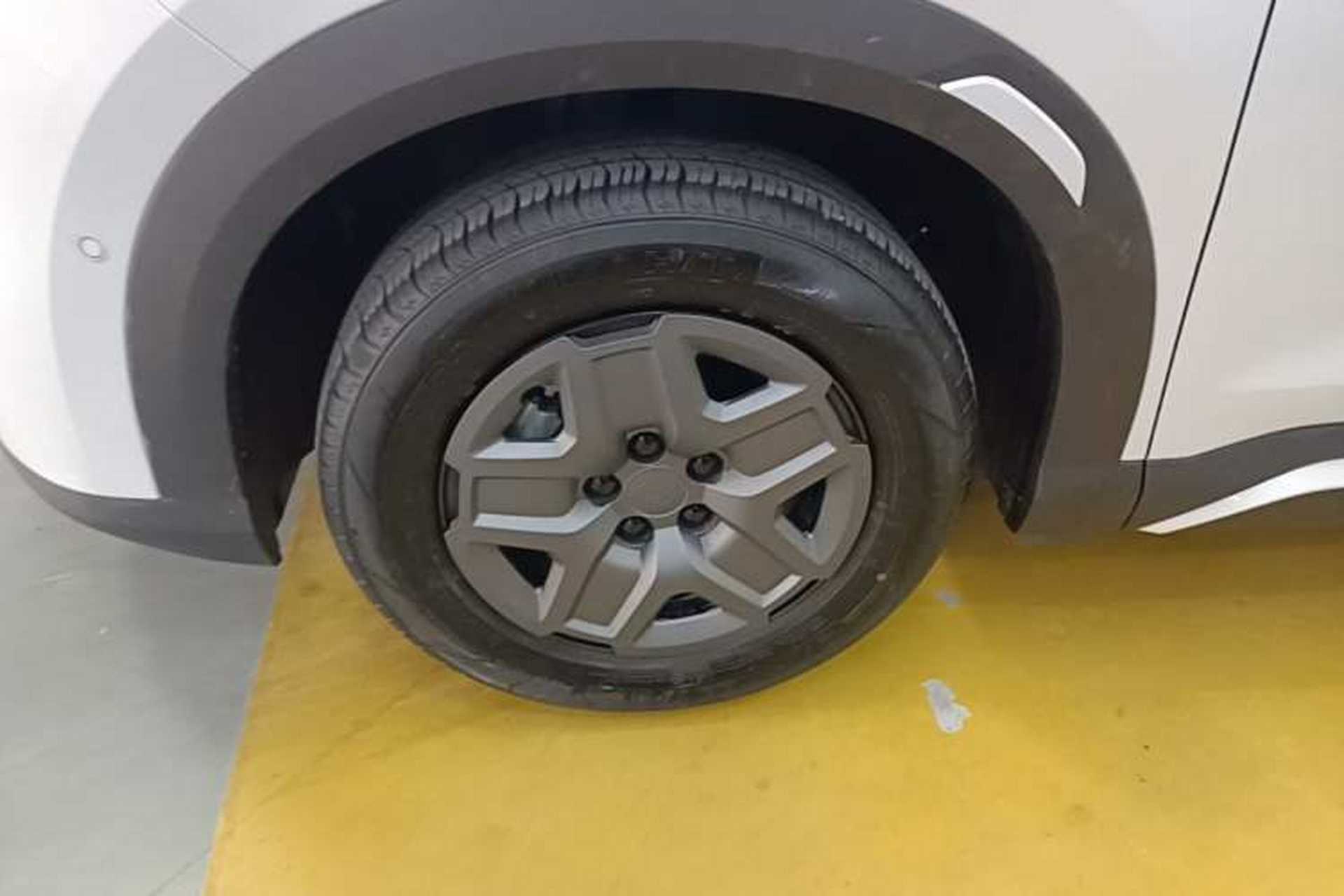 Used BYD Yuan UP 2025 Intelligent Driving Version 401 KM Dynamic Edition Left Front Wheel Hub