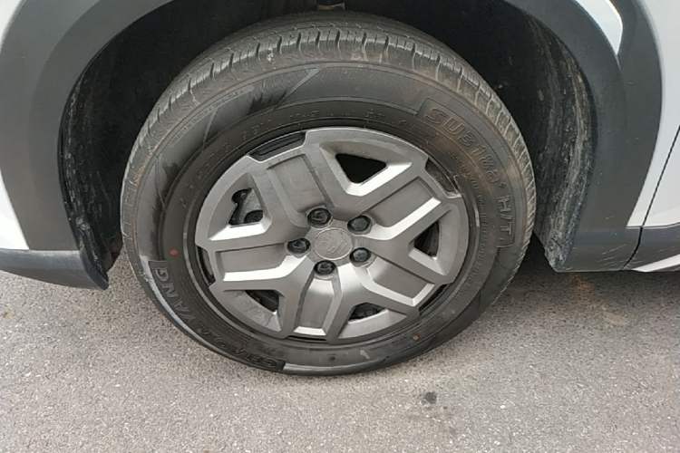 Used BYD Yuan UP 2025 Intelligent Driving Version 401 KM Dynamic Edition Left Front Wheel Hub