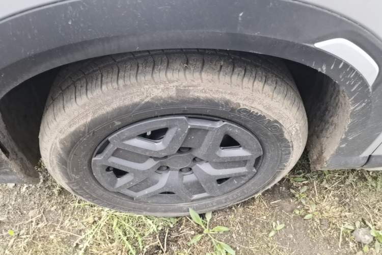 Used BYD Yuan UP 2025 Intelligent Driving Version 401 KM Dynamic Edition Left Front Wheel Hub