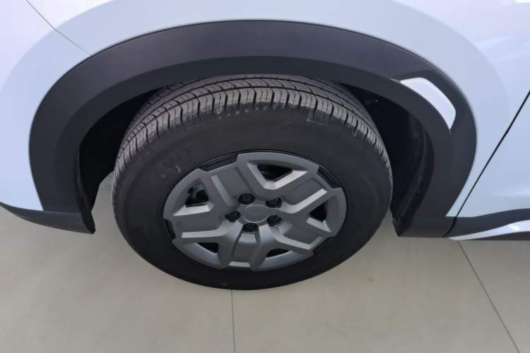 Used BYD Yuan UP 2025 Intelligent Driving Version 401 KM Dynamic Edition Left Front Wheel Hub