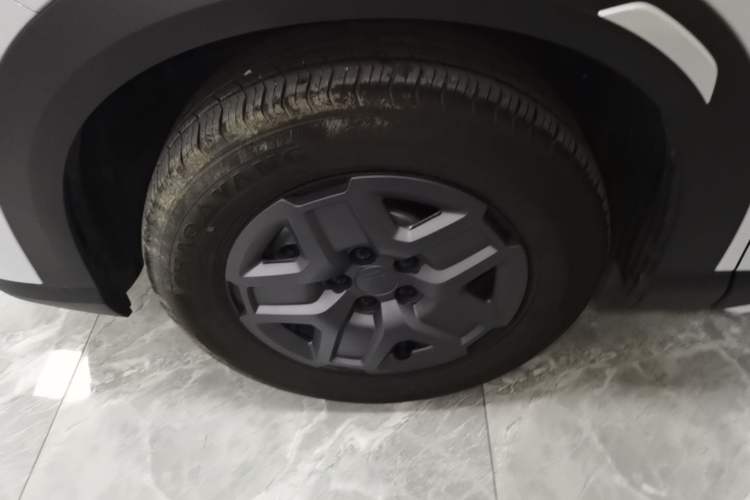 Used BYD Yuan UP 2025 Intelligent Driving Version 401 KM Dynamic Edition Left Front Wheel Hub