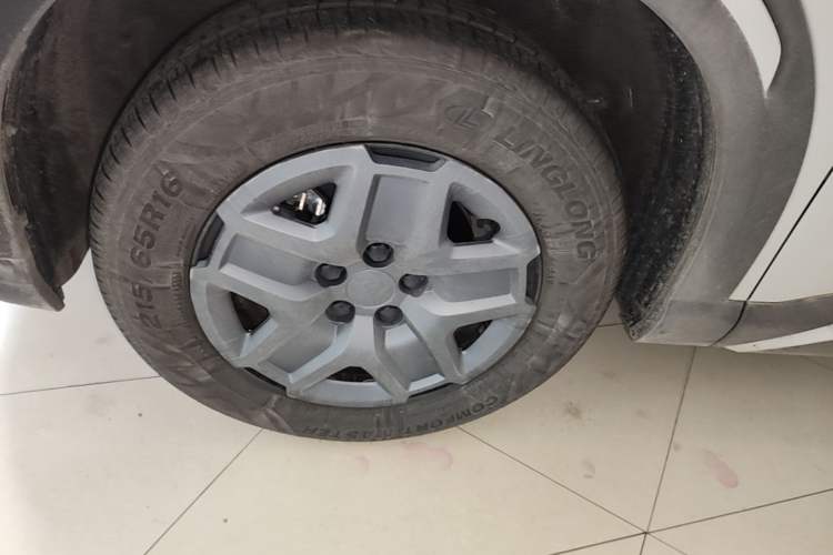 Used BYD Yuan UP 2025 Intelligent Driving Version 401 KM Dynamic Edition Left Front Wheel Hub