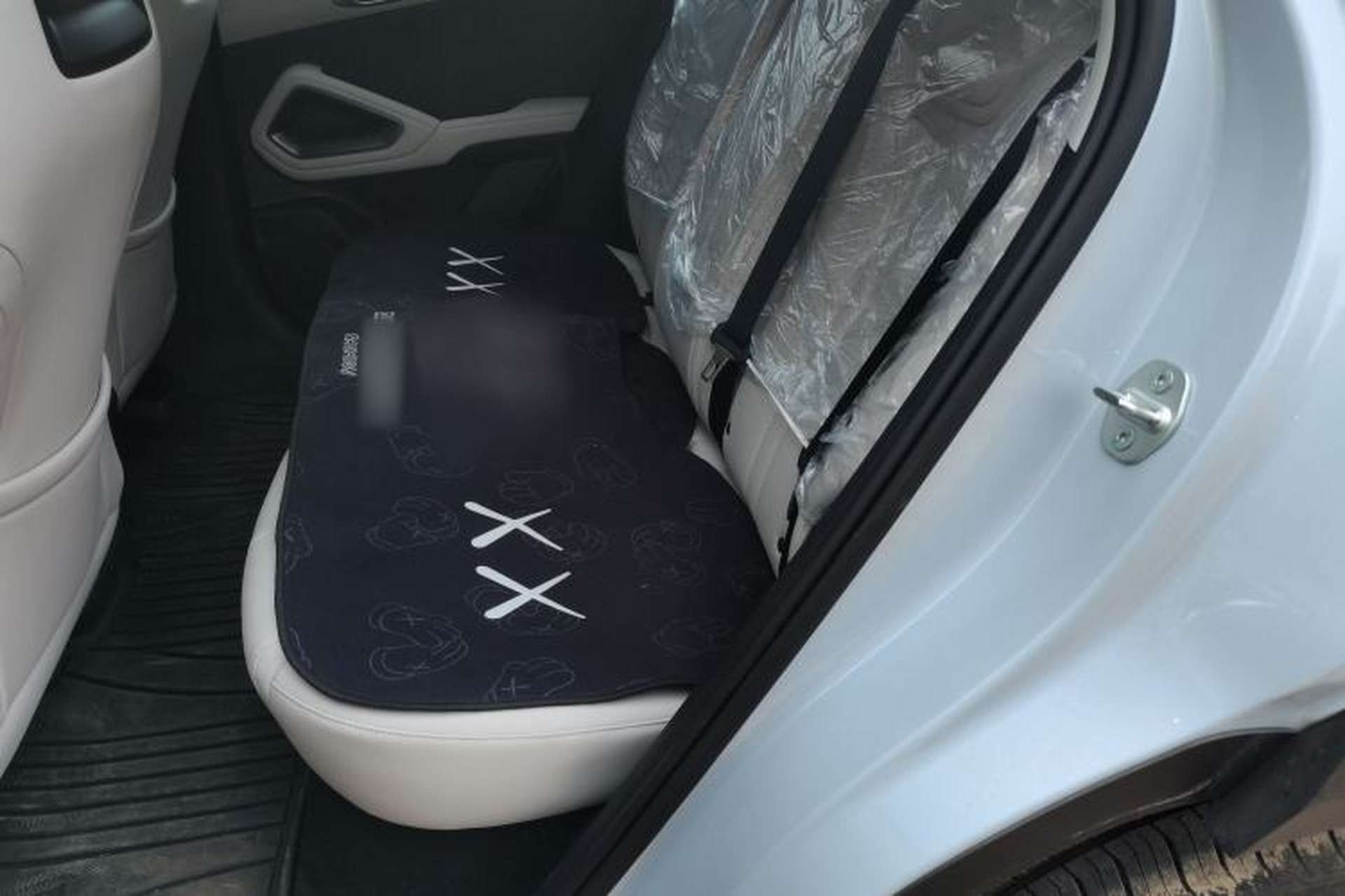 Used BYD Yuan UP 2025 Intelligent Driving Version 401 KM Dynamic Edition Left Rear Seat