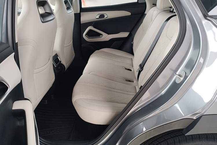Used BYD Yuan UP 2025 Intelligent Driving Version 401 km Leading Edition Left Rear Seat