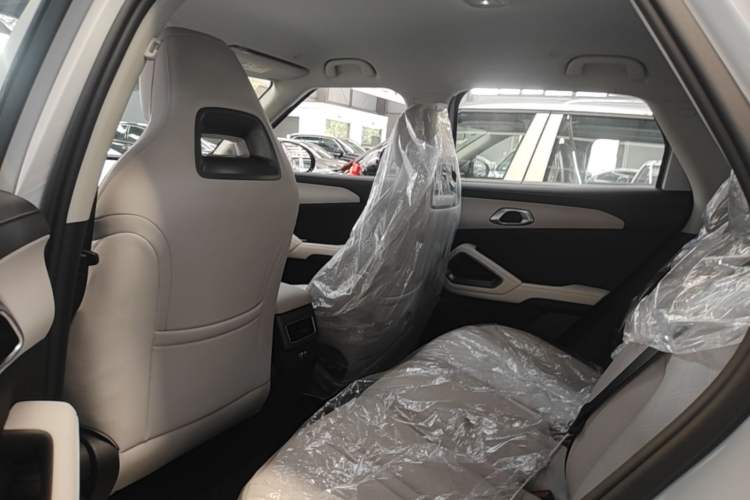 Used BYD Yuan UP 2025 Intelligent Driving Version 401 KM Dynamic Edition Left Rear Seat