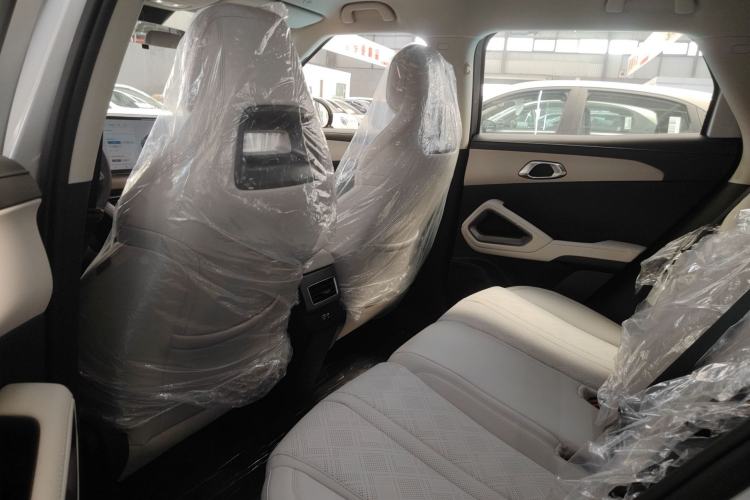 Used BYD Yuan UP 2025 Intelligent Driving Version 401 KM Dynamic Edition Left Rear Seat