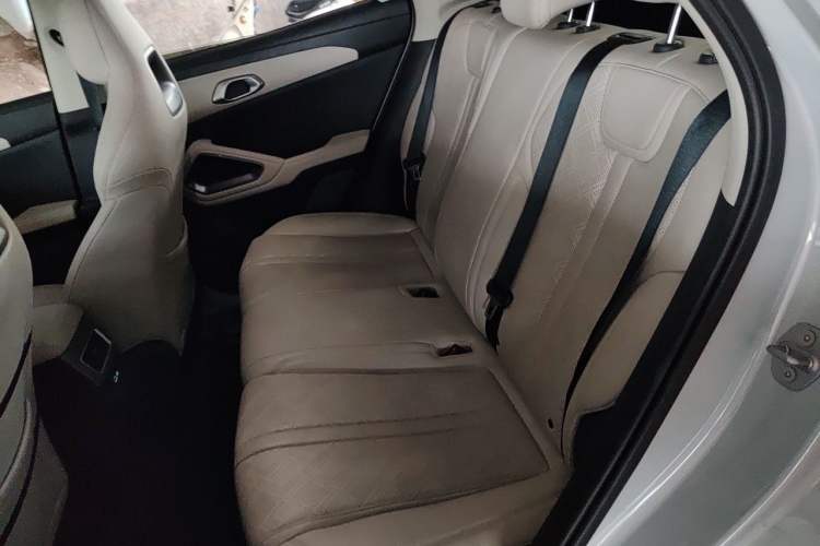 Used BYD Yuan UP 2025 Intelligent Driving Version 401 KM Dynamic Edition Left Rear Seat