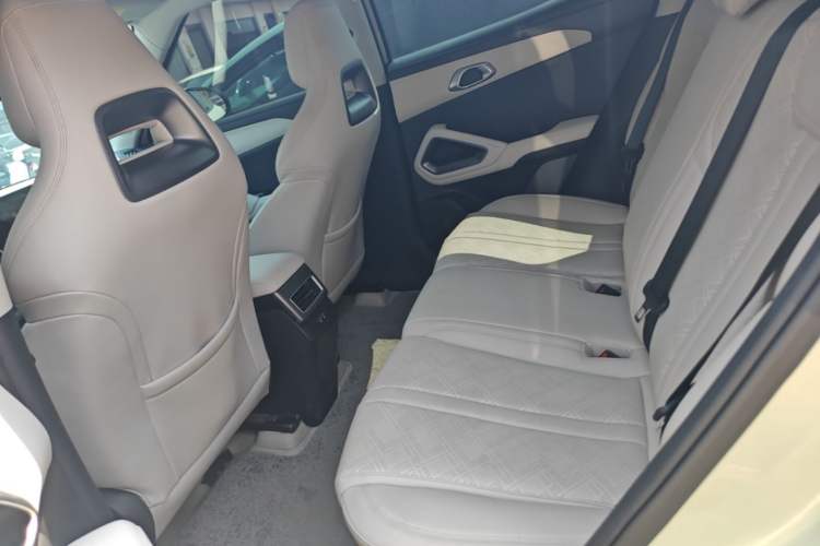 Used BYD Yuan UP 2025 Intelligent Driving Version 401 KM Dynamic Edition Left Rear Seat