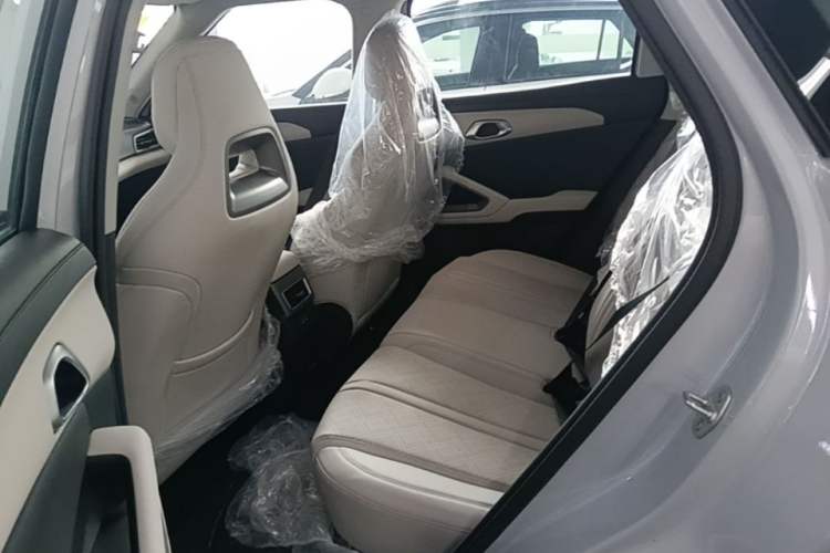Used BYD Yuan UP 2025 Intelligent Driving Version 401 KM Dynamic Edition Left Rear Seat