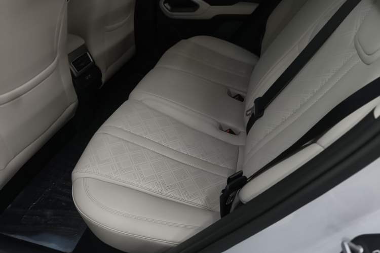 Used BYD Yuan UP 2025 Intelligent Driving Version 401 km Leading Edition Left Rear Seat