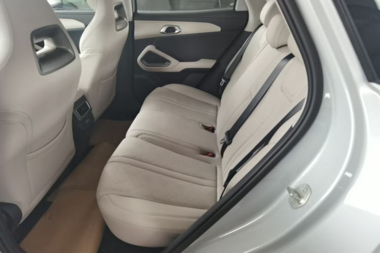 Used BYD Yuan UP 2025 Intelligent Driving Version 401 KM Dynamic Edition Left Rear Seat