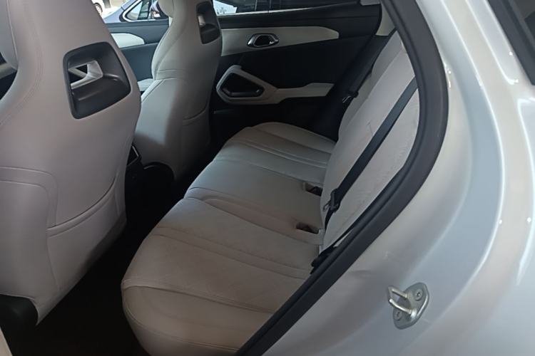 Used BYD Yuan UP 2025 Intelligent Driving Version 401 km Leading Edition Left Rear Seat