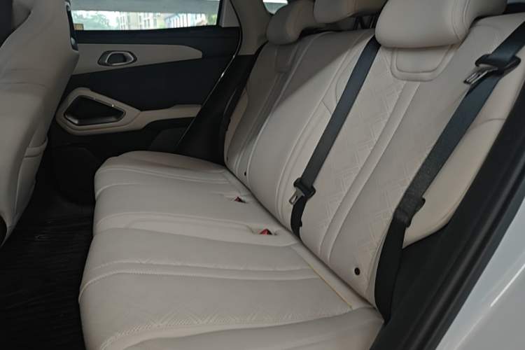 Used BYD Yuan UP 2025 Intelligent Driving Version 401 KM Dynamic Edition Left Rear Seat