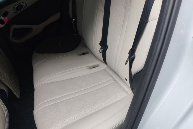 Used BYD Yuan UP 2025 Intelligent Driving Version 401 KM Dynamic Edition Left Rear Seat