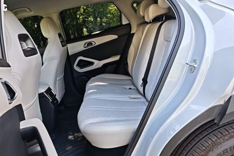 Used BYD Yuan UP 2025 Model 301KM Leading Version Left Rear Seat