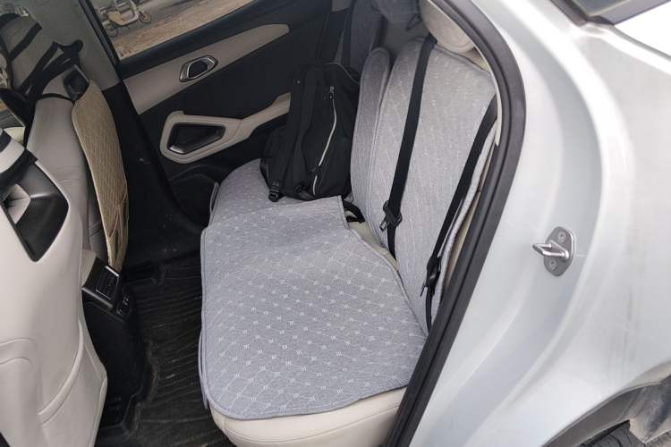 Used BYD Yuan UP 2025 Intelligent Driving Version 401 KM Dynamic Edition Left Rear Seat