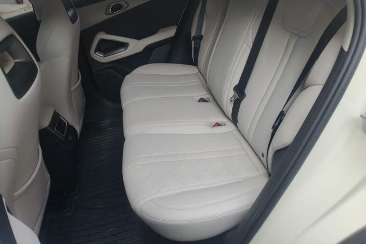 Used BYD Yuan UP 2025 Intelligent Driving Version 401 KM Dynamic Edition Left Rear Seat