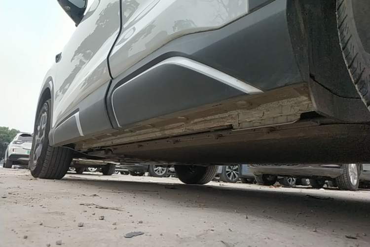 Used BYD Yuan UP 2025 Intelligent Driving Version 401 KM Dynamic Edition Left Side Sill