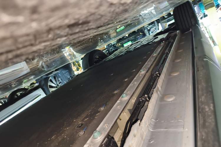Used BYD Yuan UP 2025 Intelligent Driving Version 401 KM Dynamic Edition Left Side Sill