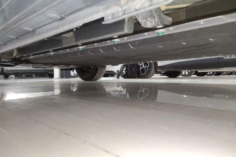 Used BYD Yuan UP 2025 Model 301KM Leading Version Left Side Sill