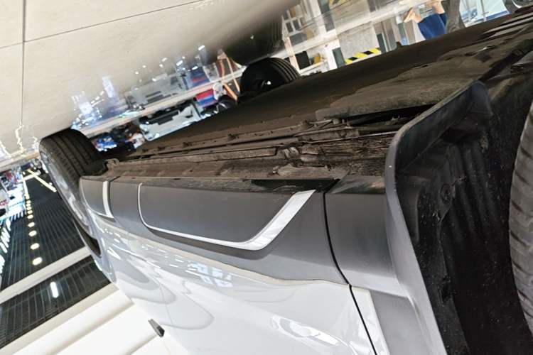 Used BYD Yuan UP 2025 Intelligent Driving Version 401 KM Dynamic Edition Left Side Sill