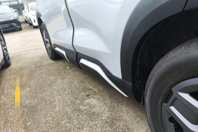 Used BYD Yuan UP 2025 Model 301KM Leading Version Left Side Sill