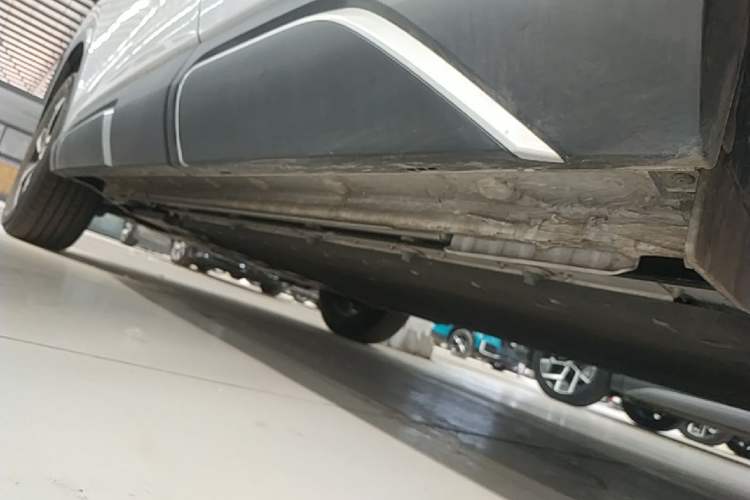 Used BYD Yuan UP 2025 Intelligent Driving Version 401 km Leading Edition Left Side Sill