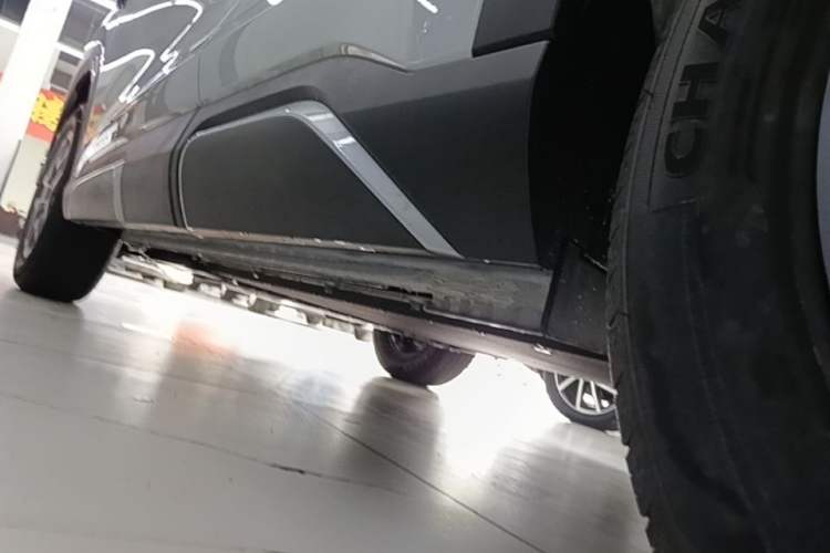 Used BYD Yuan UP 2025 Intelligent Driving Version 401 KM Dynamic Edition Left Side Sill