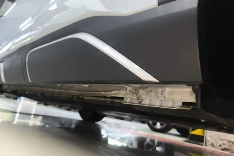 Used BYD Yuan UP 2025 Intelligent Driving Version 401 km Leading Edition Left Side Sill