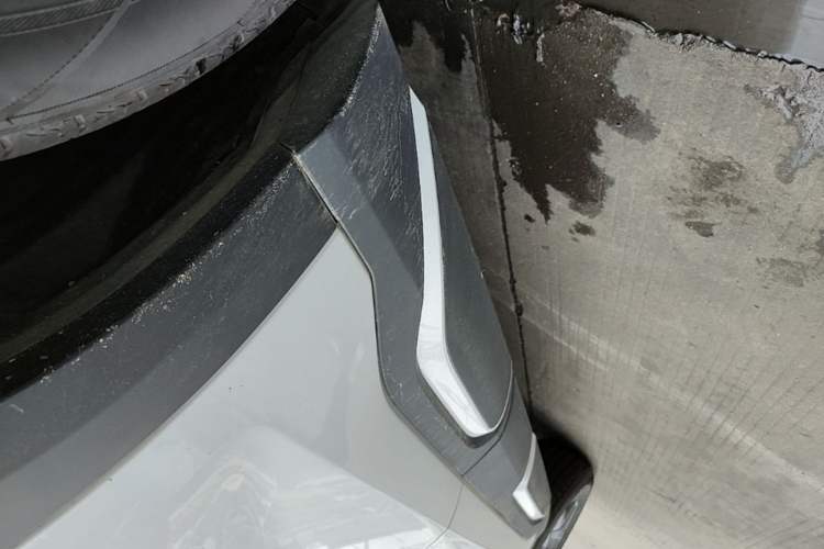 Used BYD Yuan UP 2025 Model 301KM Leading Version Left Side Sill