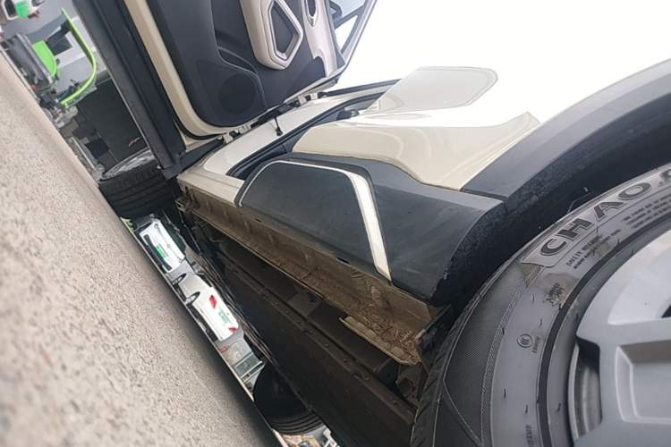 Used BYD Yuan UP 2025 Model 301KM Leading Version Left Side Sill