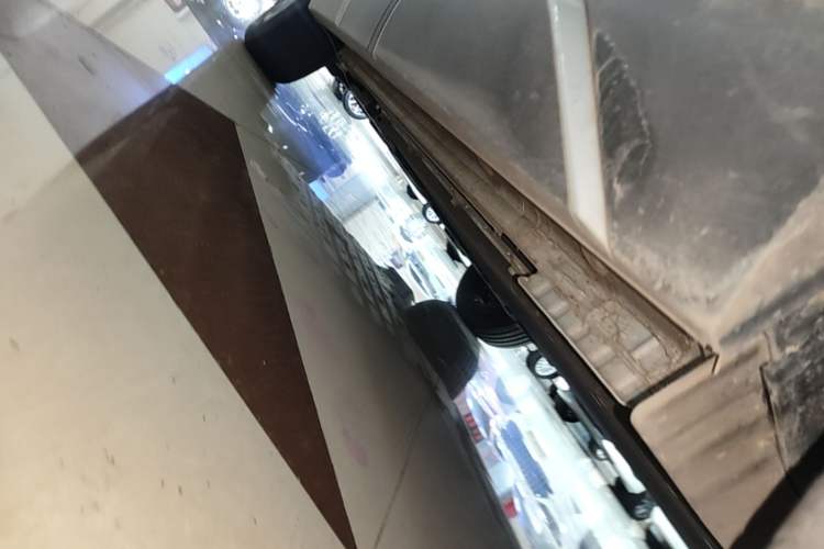 Used BYD Yuan UP 2025 Intelligent Driving Version 401 KM Dynamic Edition Left Side Sill