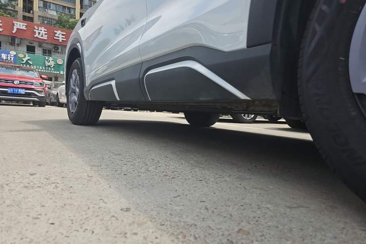Used BYD Yuan UP 2025 Intelligent Driving Version 401 KM Dynamic Edition Left Side Sill