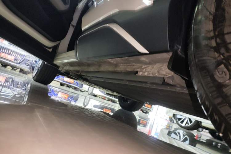 Used BYD Yuan UP 2025 Model 301KM Leading Version Left Side Sill
