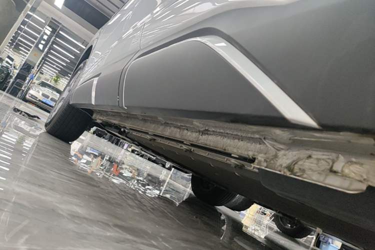 Used BYD Yuan UP 2025 Intelligent Driving Version 401 KM Dynamic Edition Left Side Sill