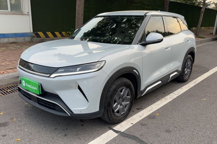 BYD Yuan UP 2025 Model 301KM Leading Version